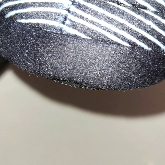 Disney Tim Burtons The Nightmare Be4 Christmas Slippers Black/White Sz 10/L NWT - Picture 10 of 13